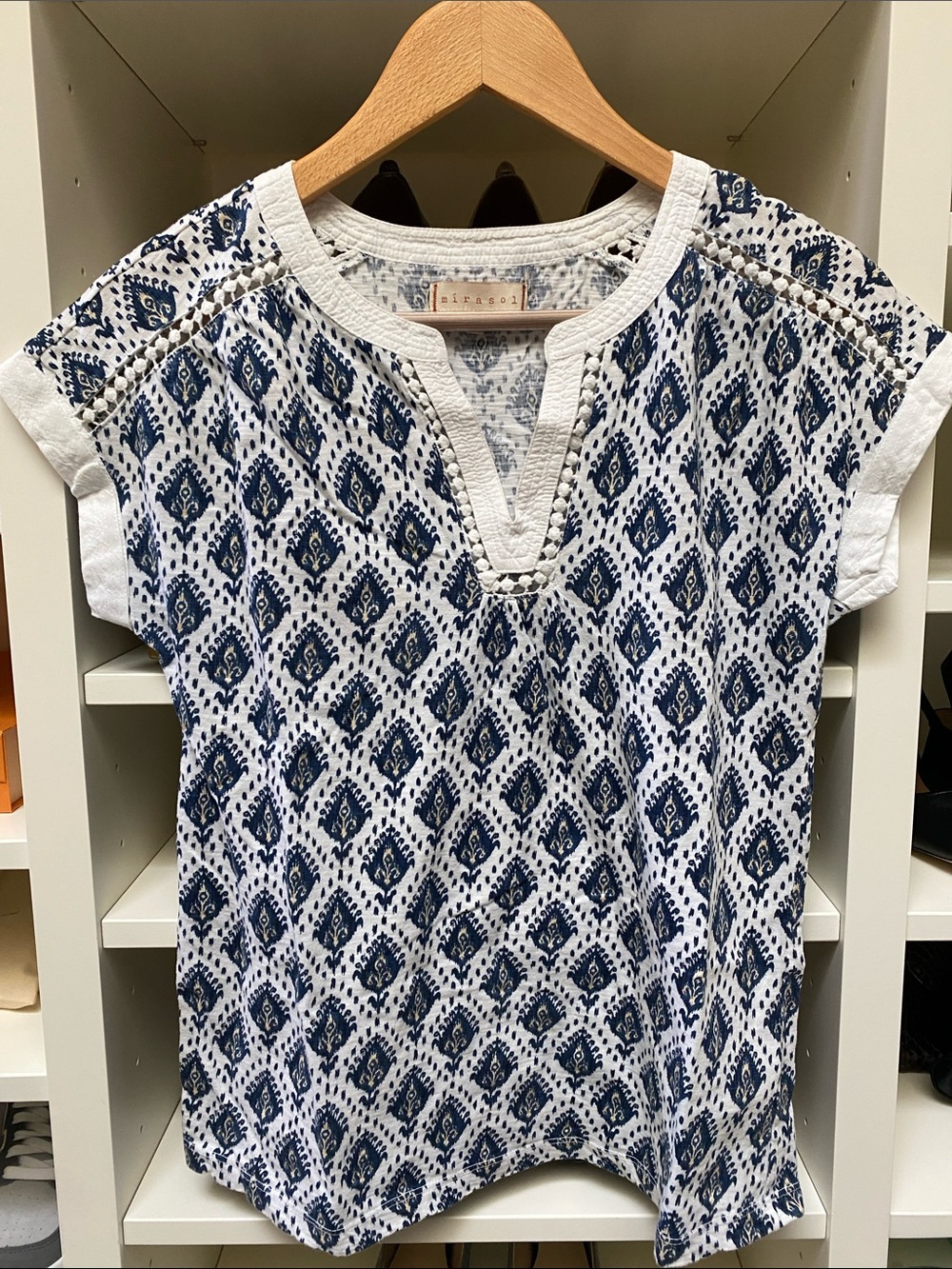Mirasol White & Navy Short Sleeve Tunic. Size S.  GUC
